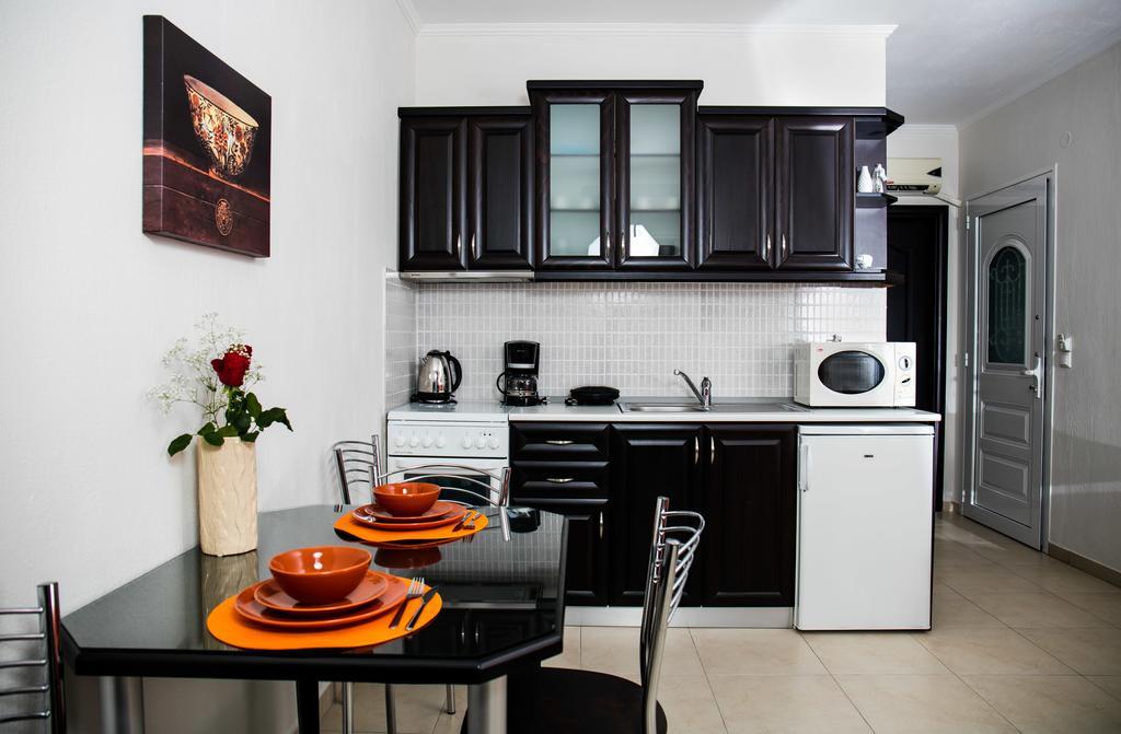 Niki Apartments Chrisi Ammoudia Esterno foto