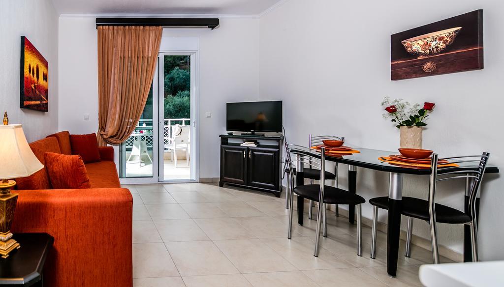 Niki Apartments Chrisi Ammoudia Esterno foto
