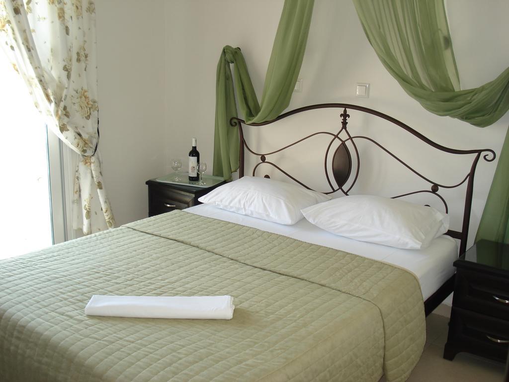 Niki Apartments Chrisi Ammoudia Esterno foto