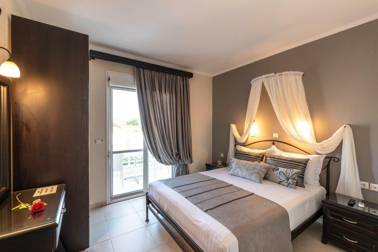 Niki Apartments Chrisi Ammoudia Esterno foto