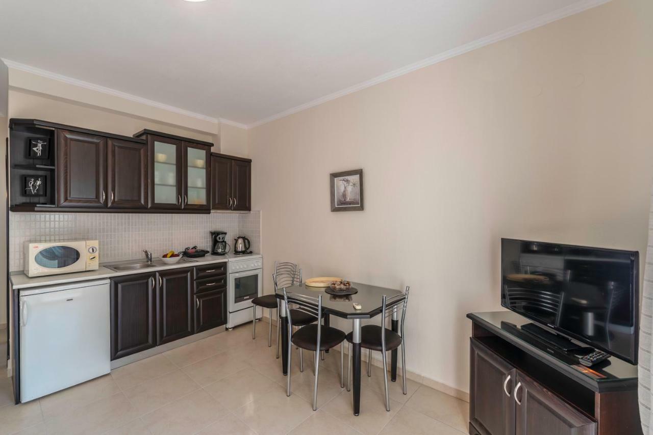 Niki Apartments Chrisi Ammoudia Esterno foto