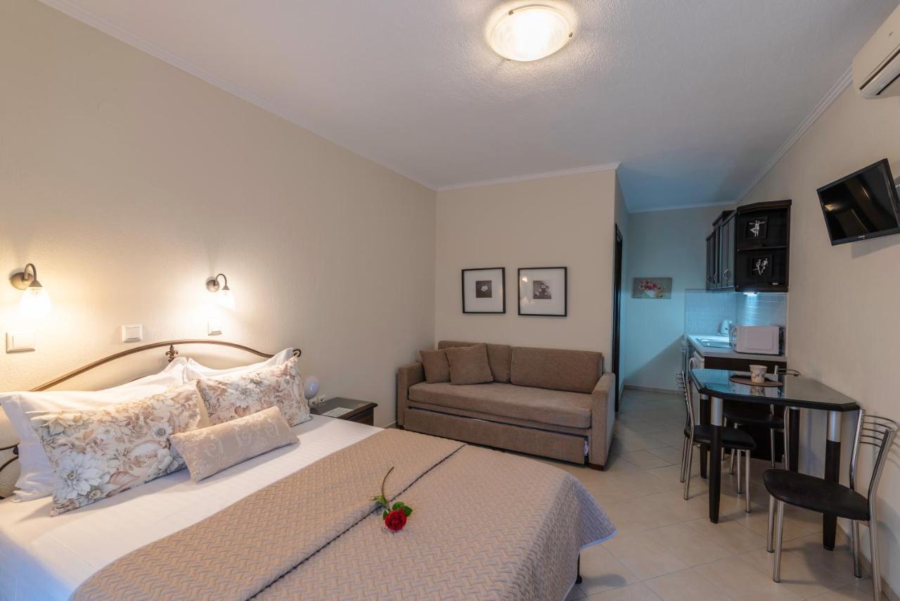 Niki Apartments Chrisi Ammoudia Esterno foto